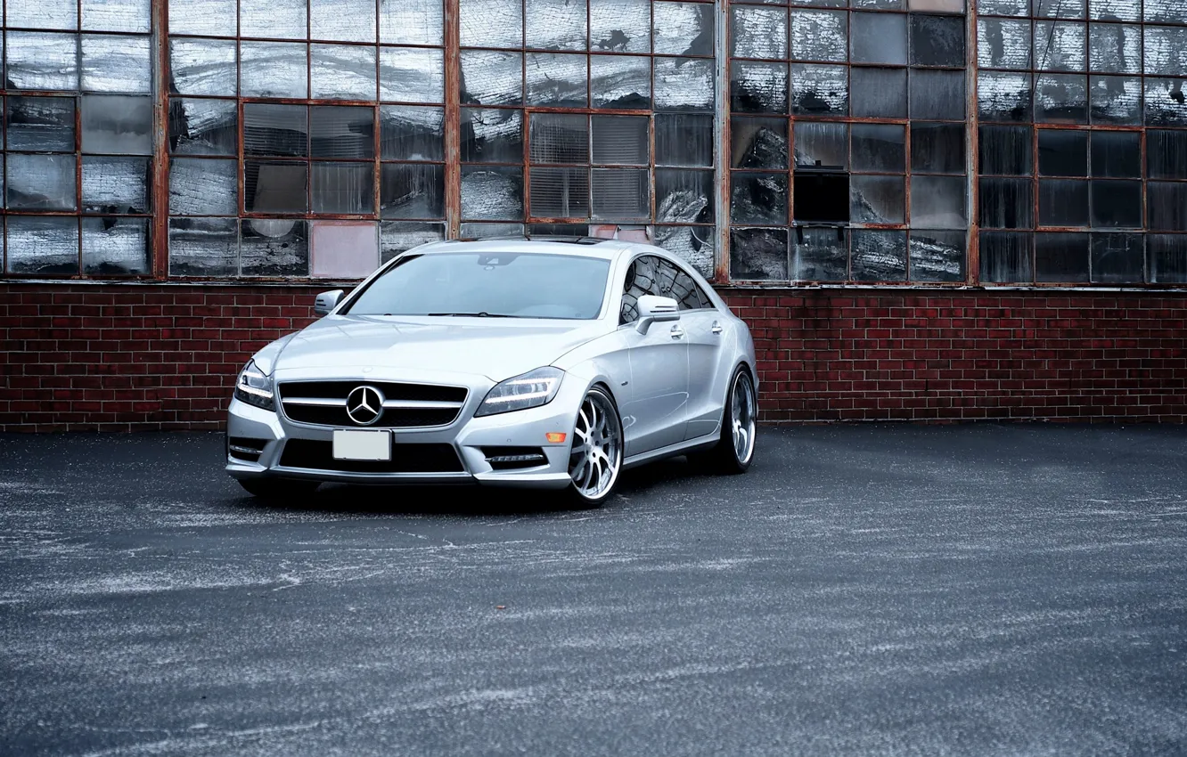 Photo wallpaper CLS, Silver, The building, Mercedes Benz, Power, 550, Windshield
