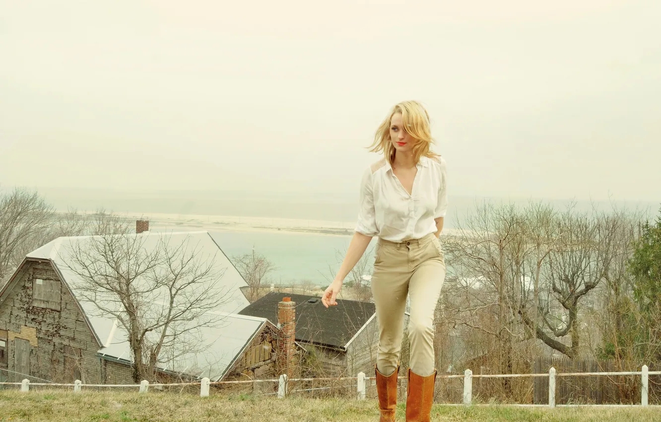 Photo wallpaper beach, the sky, eyes, girl, fog, hair, shoes, lips