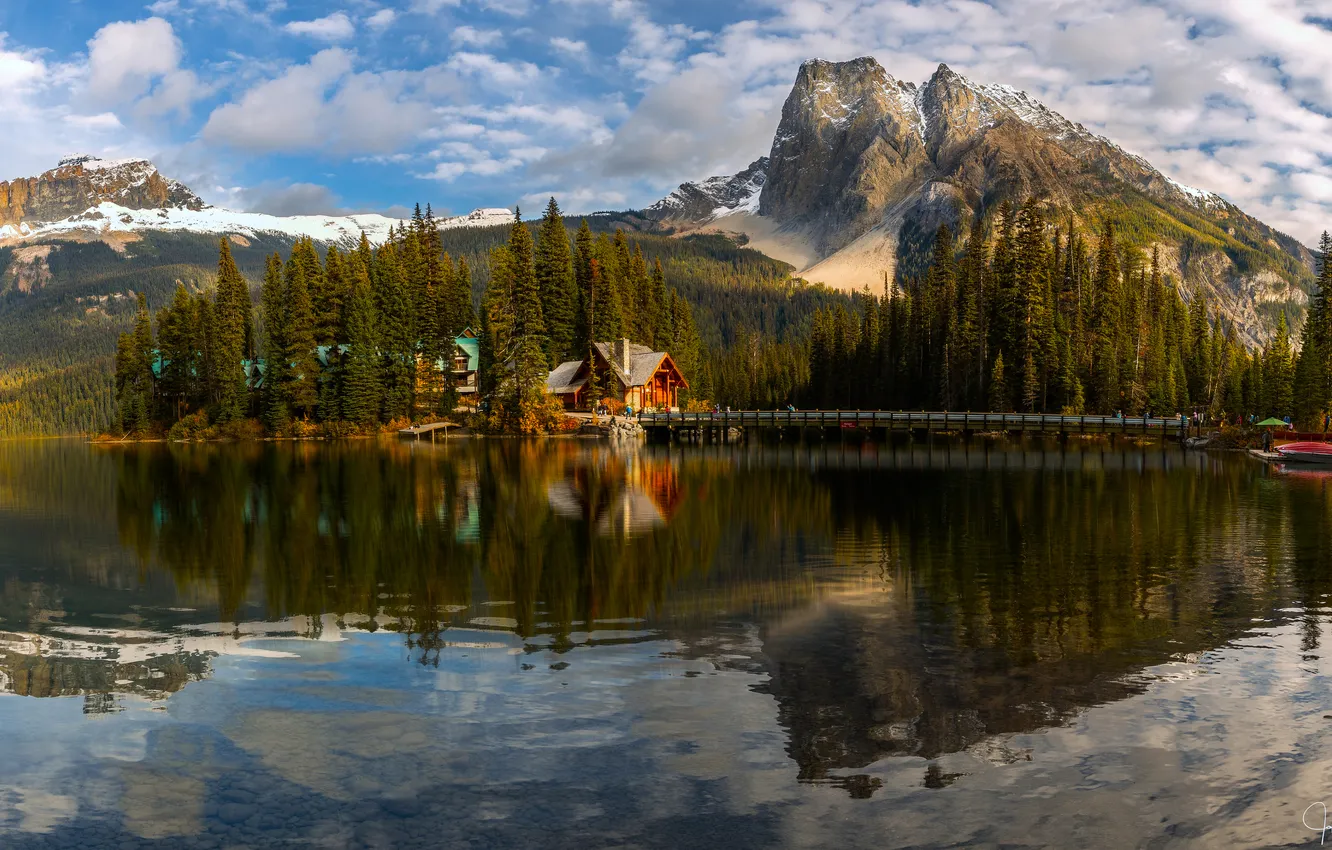 Photo wallpaper Canada, British Columbia, Yoho National Park, Emerald Lake foliage, John Clay