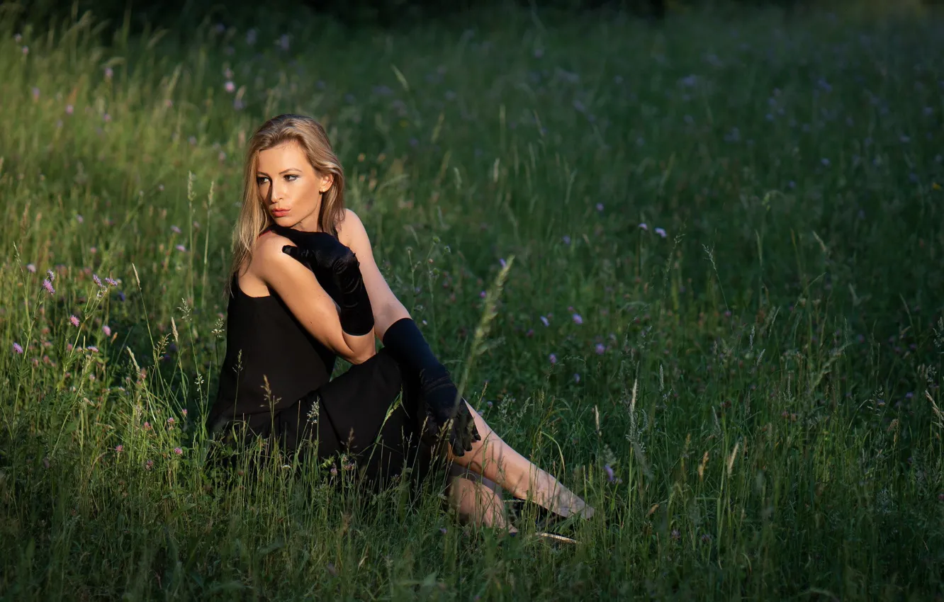 Photo wallpaper grass, look, girl, pose, dress, beautiful, Martin Ecker, Therese