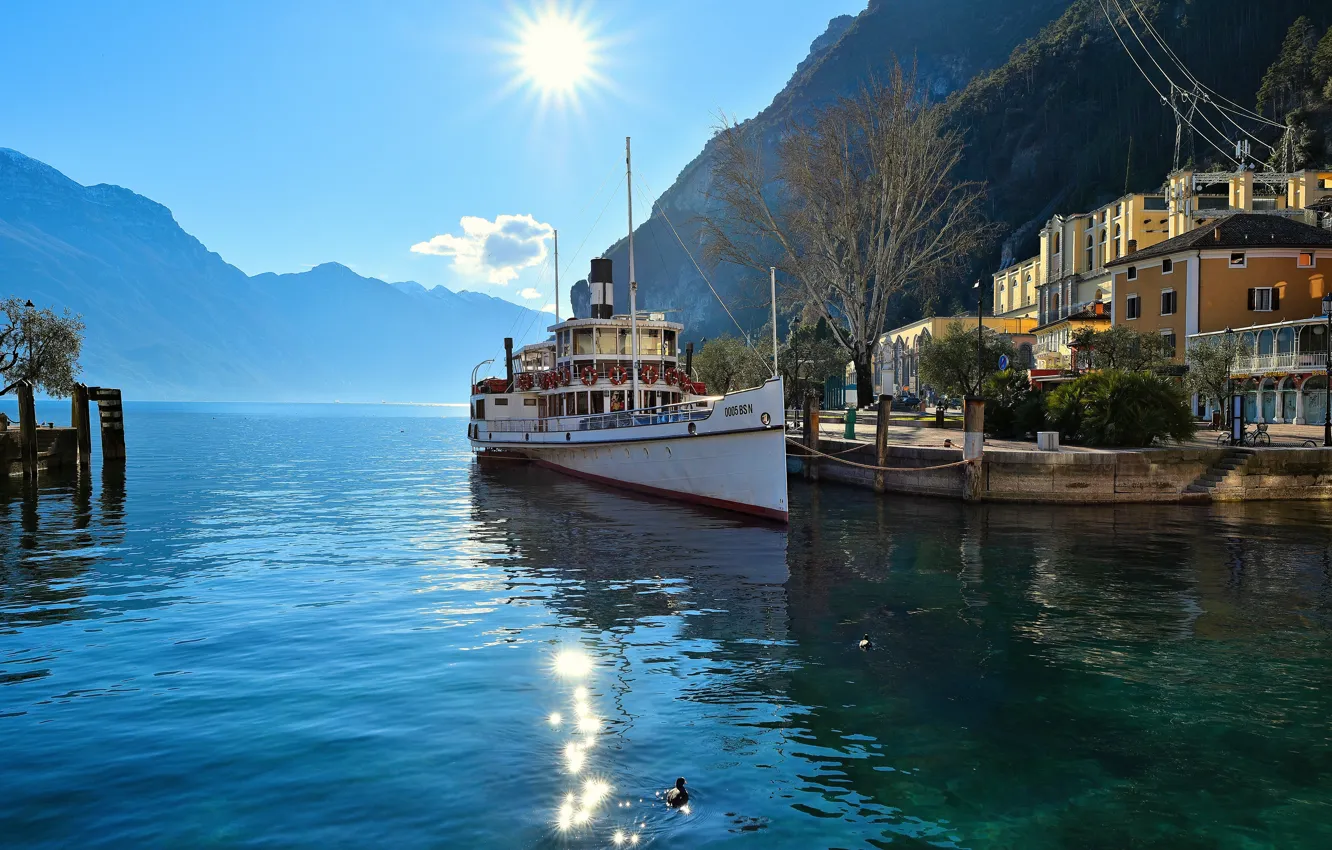 Photo wallpaper mountains, lake, ship, home, pier, Italy, Garda, Riva del Garda