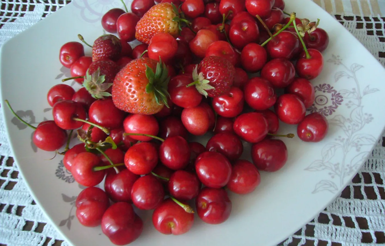 Photo wallpaper strawberry, cherry, delicious, dish