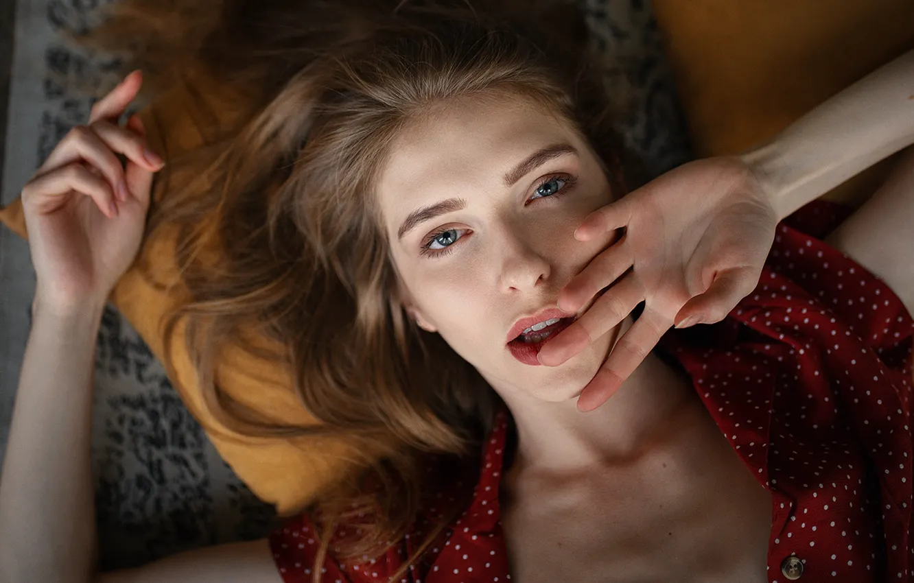 Photo wallpaper look, face, hands, Yuri Lyamin, Anna Brodkin