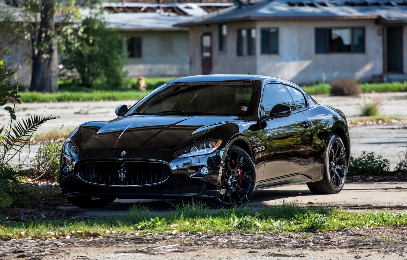 Photo wallpaper grass, asphalt, reflection, black, Maserati, black, front view, GranTurismo