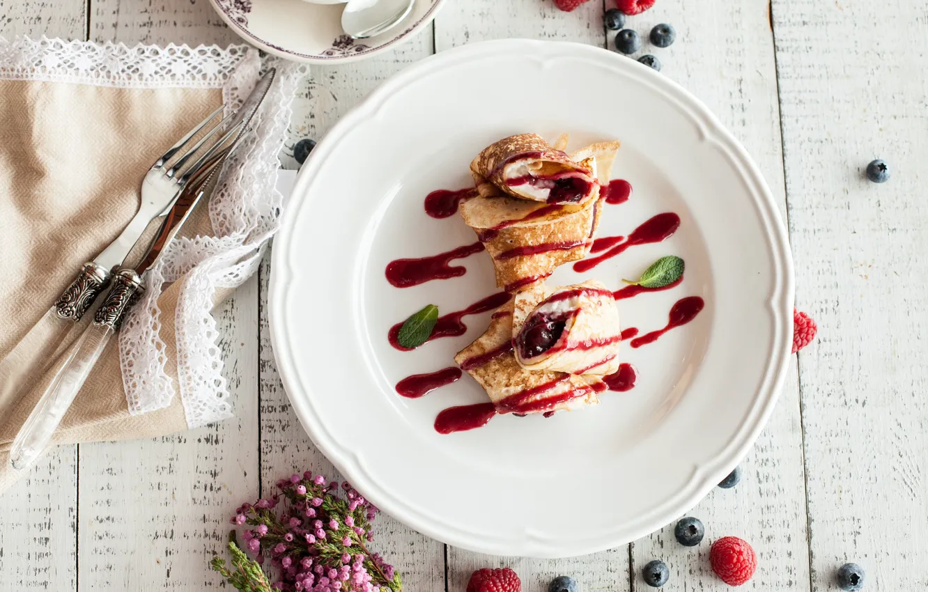 Photo wallpaper berries, pancakes, sauce