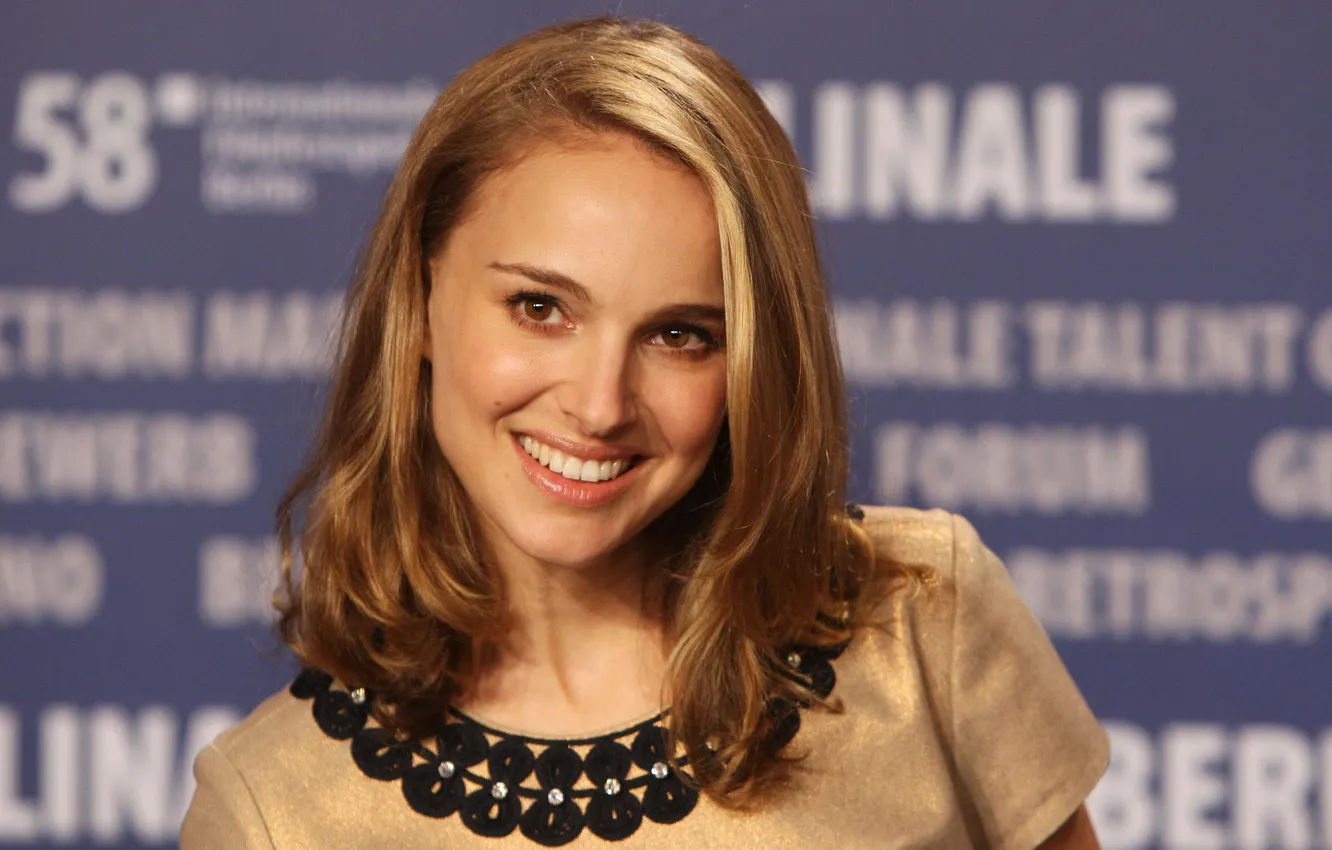 Photo wallpaper girl, smile, actress, Natalie Portman, Natalie Portman
