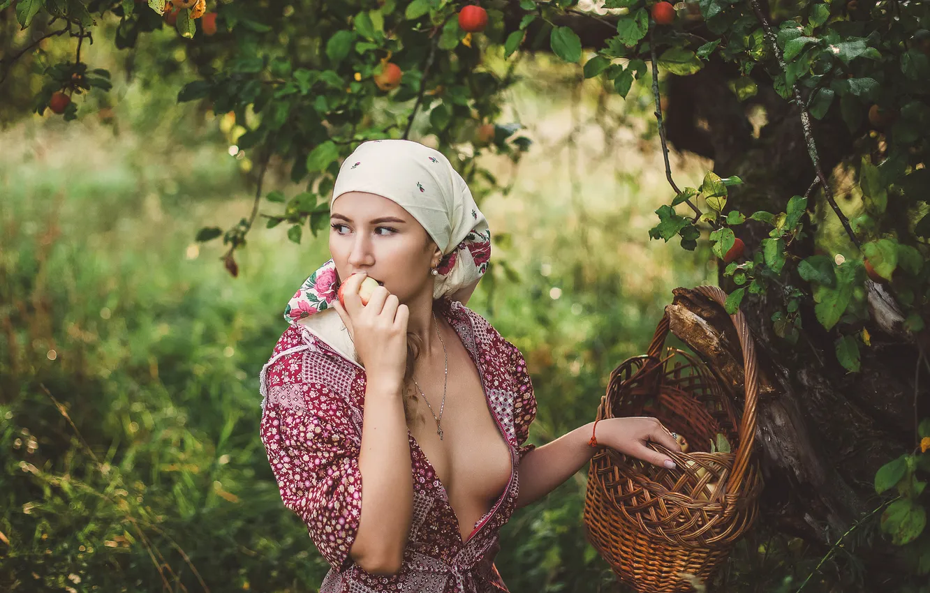 Photo wallpaper chest, summer, girl, branches, nature, pose, apples, hands