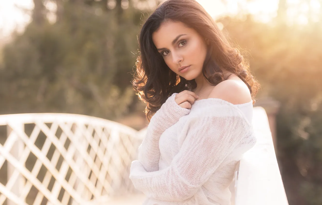 Photo wallpaper look, girl, light, photographer, in white, Mark Prinz