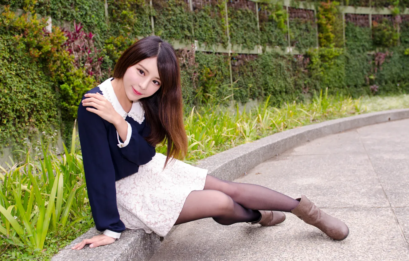 Photo wallpaper pose, green grass, Asian, cutie, beautiful girl, beautiful girl, asian, pose