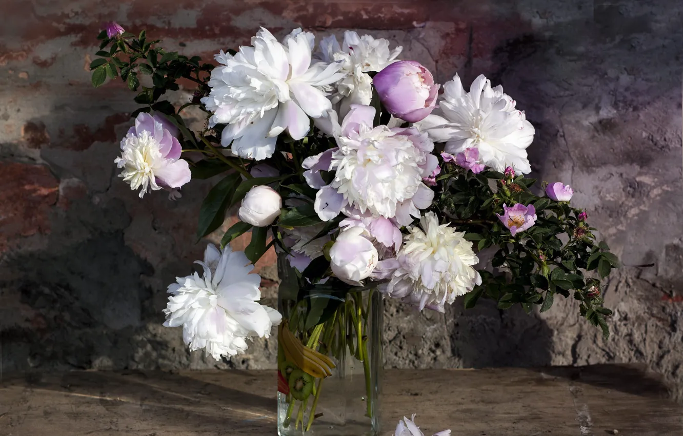 Photo wallpaper flowers, vase, plaster, table, wall, bouquet, Bank, lilac
