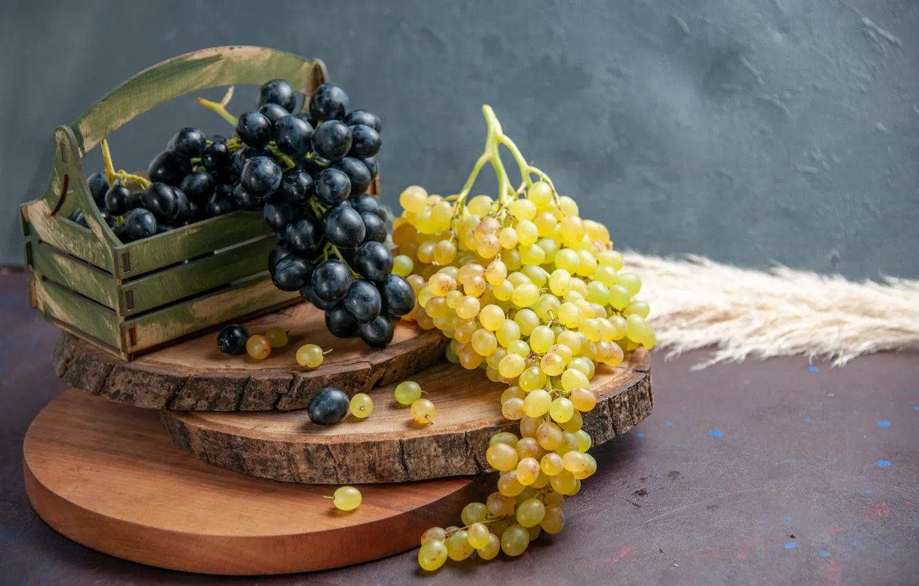 Photo wallpaper grapes, box, stand