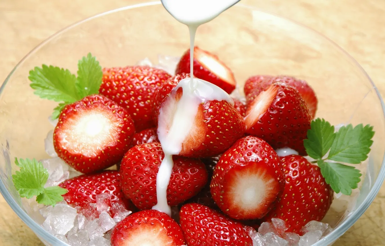 Photo wallpaper ice, cream, strawberries, berry