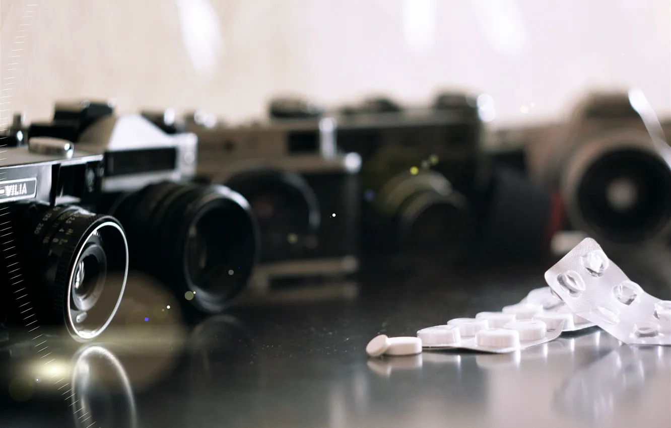 Photo wallpaper macro, the camera, lens, pills, packaging