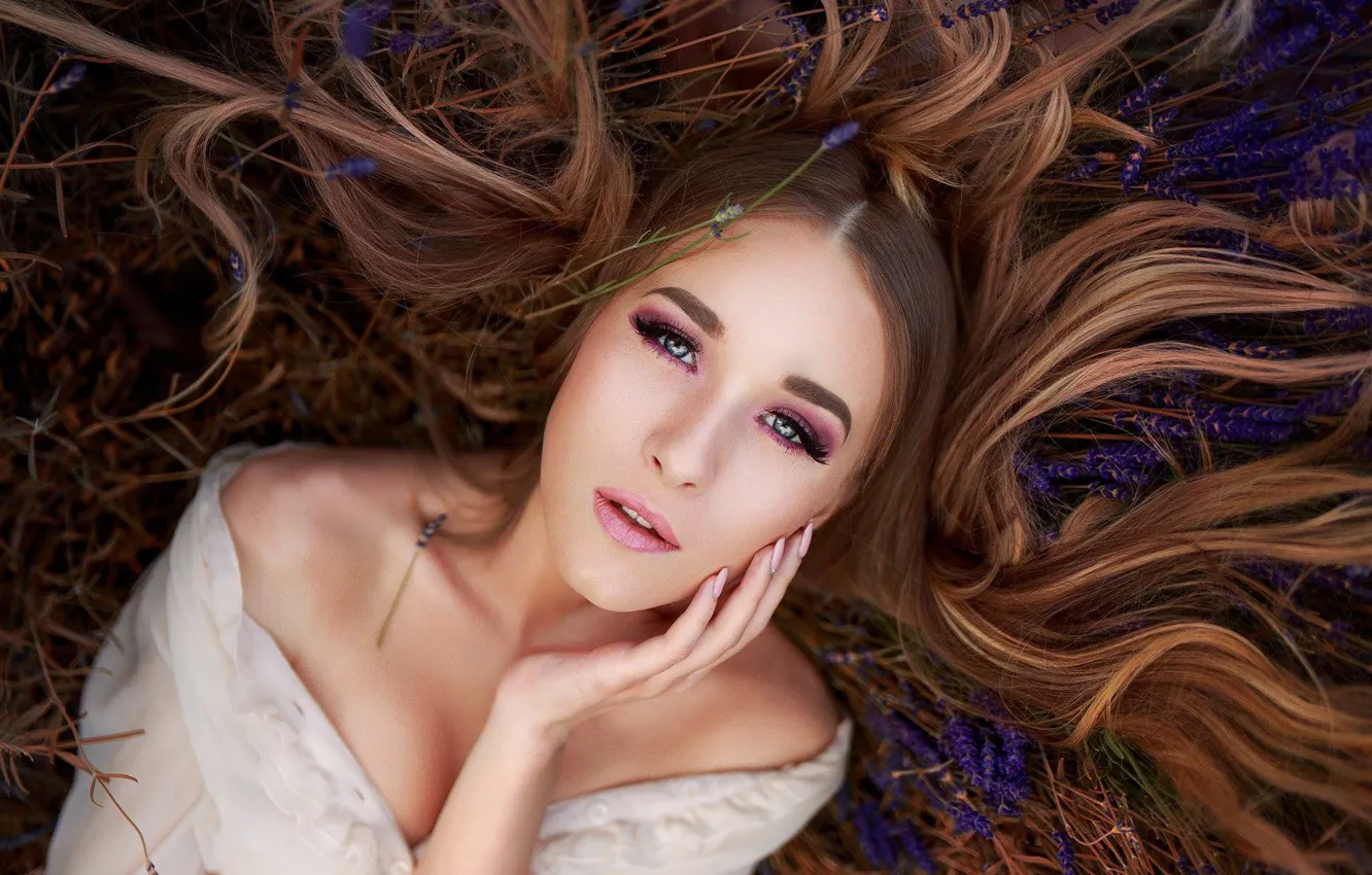 Photo wallpaper look, girl, face, mood, hair, hands, makeup, shoulders