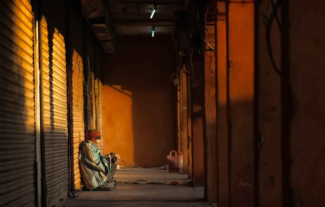 Photo wallpaper loneliness, poverty, Elderly