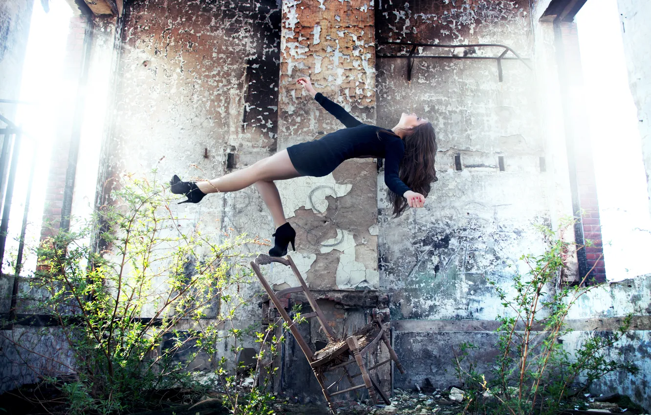 Photo wallpaper girl, dress, drop, chair, photographer, girl, ruins, photography