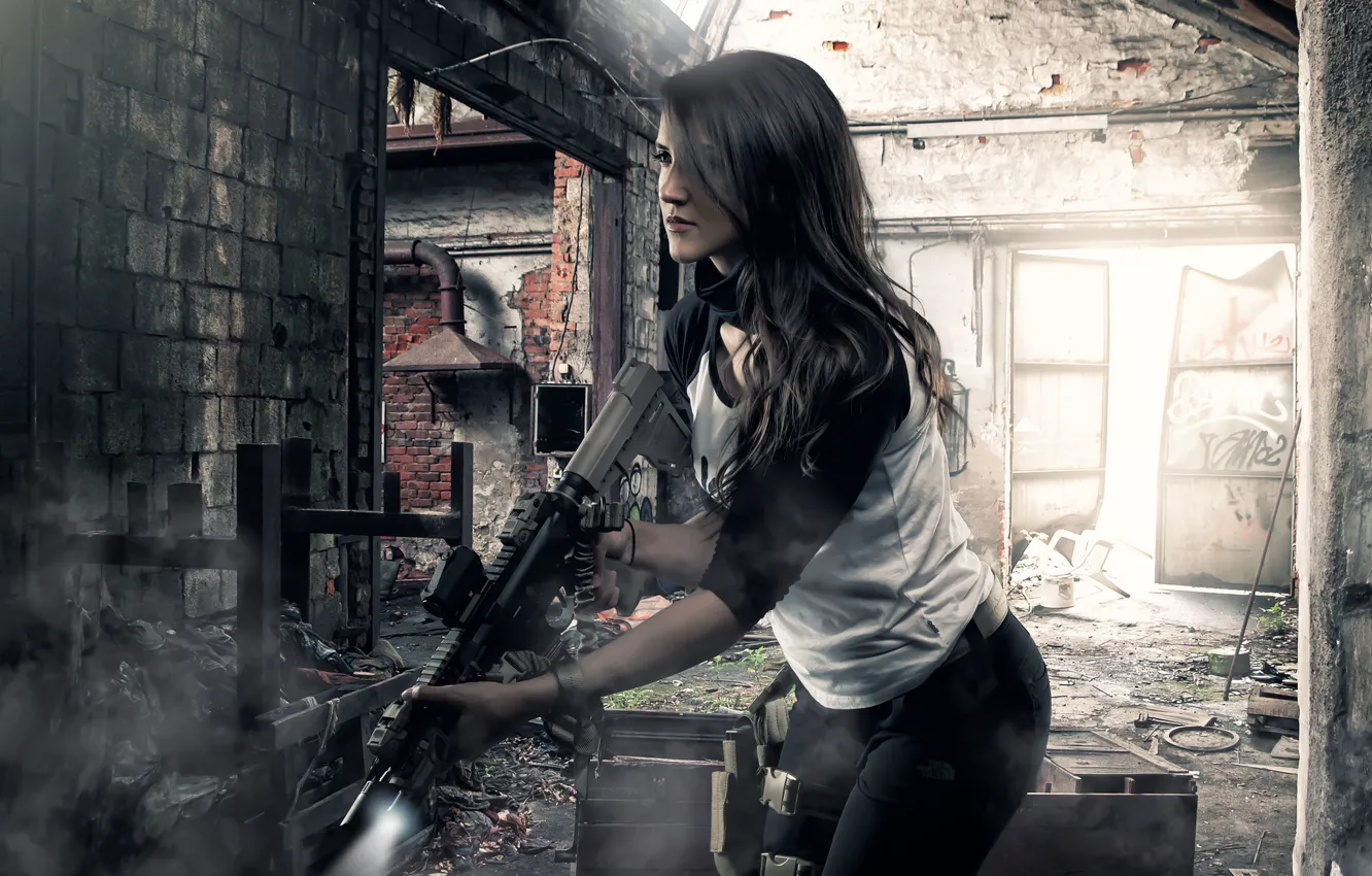 Photo wallpaper girl, face, weapons, hair, the ruins