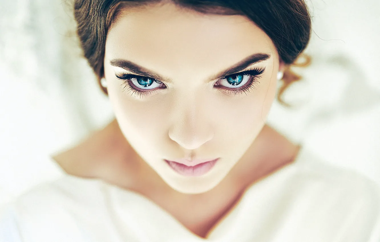 Photo wallpaper look, close-up, face, model, makeup, hairstyle, brown hair, blue eyes