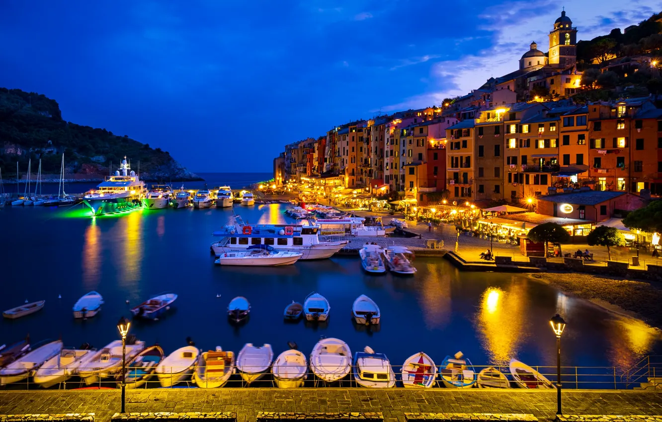 Photo wallpaper night, the city, Strait, mountain, home, yachts, boats, pier