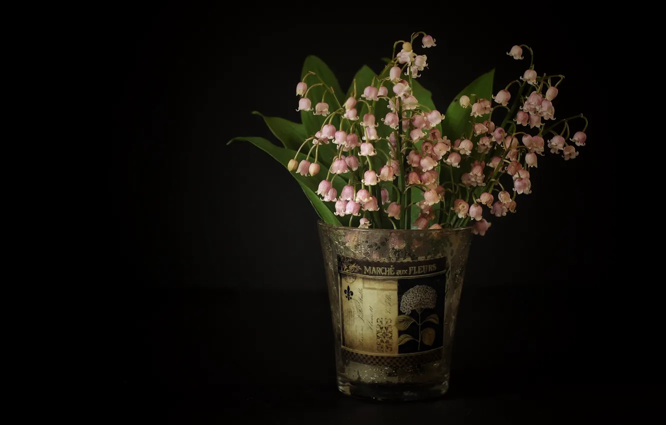 Photo wallpaper flowers, glass, table, bouquet, spring, pink, black background, still life