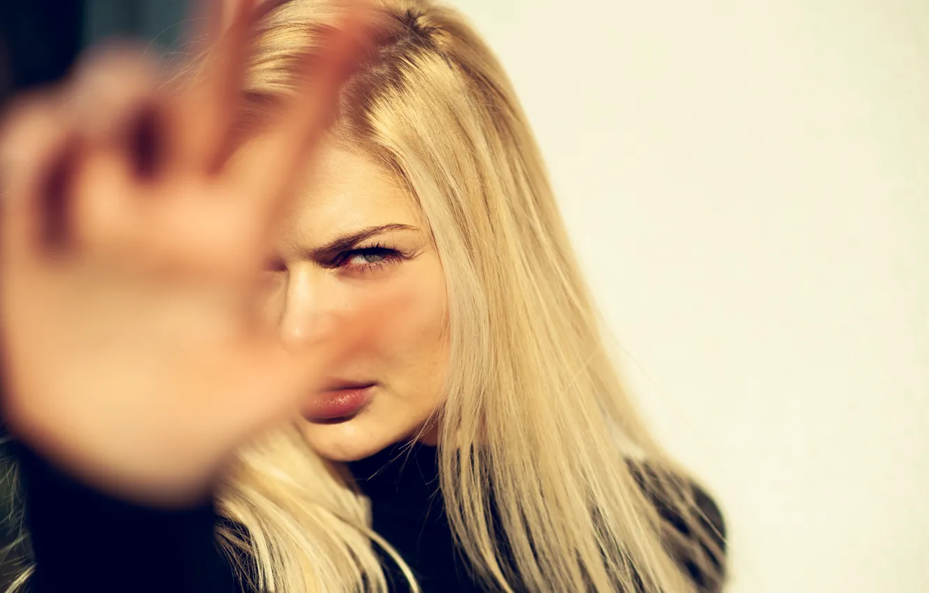 Photo wallpaper wall, black, blond, hand, angry