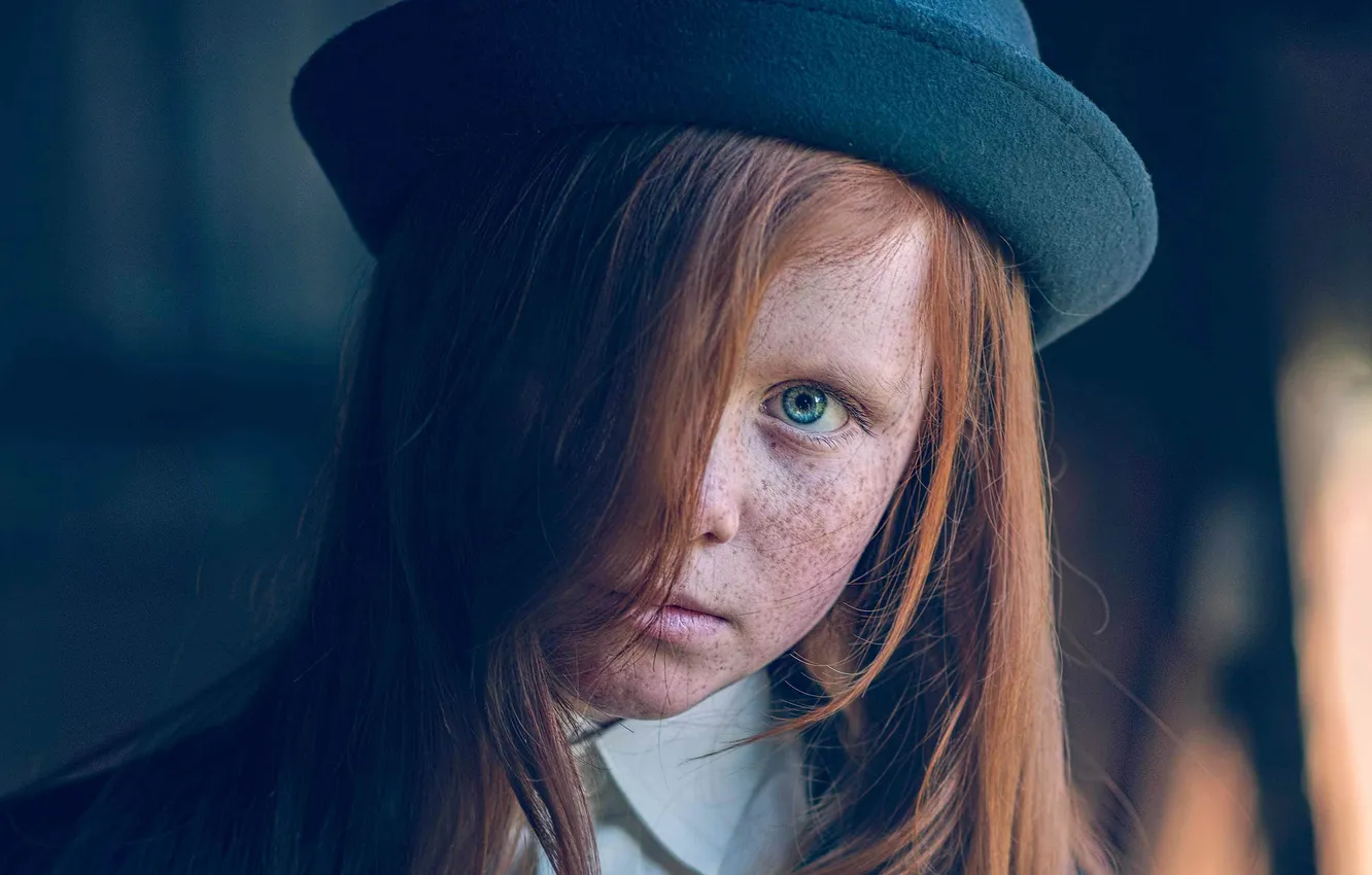 Photo wallpaper girl, freckles, hat