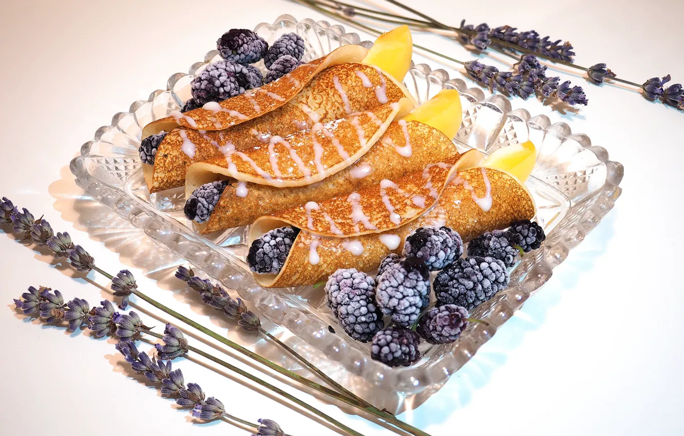 Photo wallpaper BlackBerry, lavender, tube, pancakes