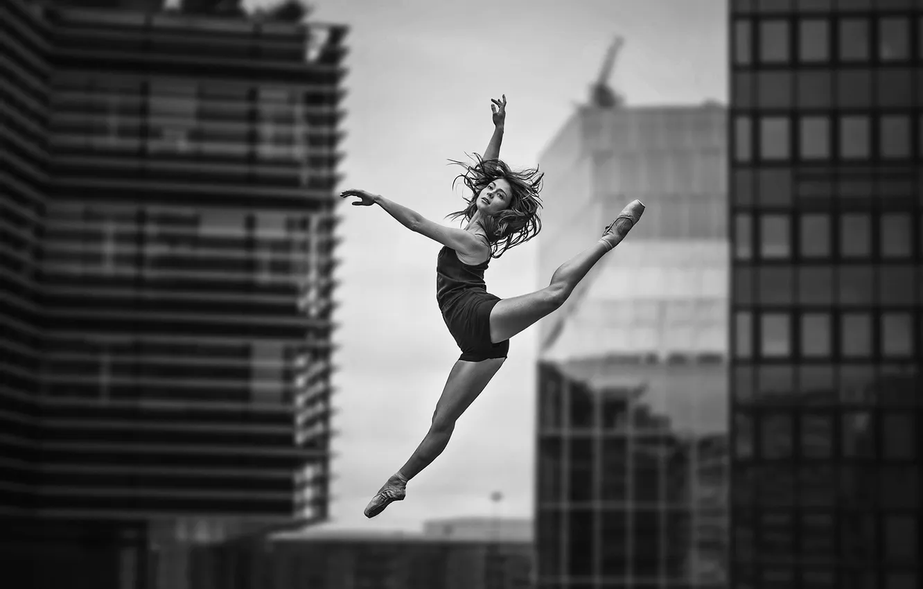 Photo wallpaper girl, street, dance, black and white, ballerina, Pointe shoes