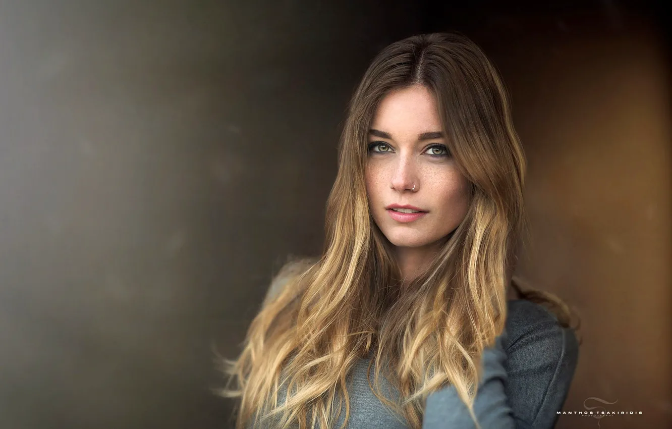 Photo wallpaper look, pose, background, model, portrait, makeup, hairstyle, beauty