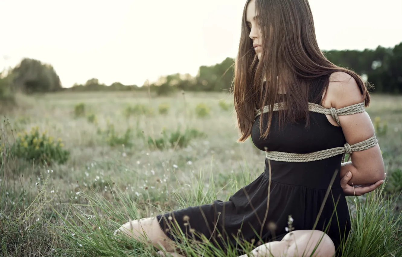 Photo wallpaper girl, the situation, rope