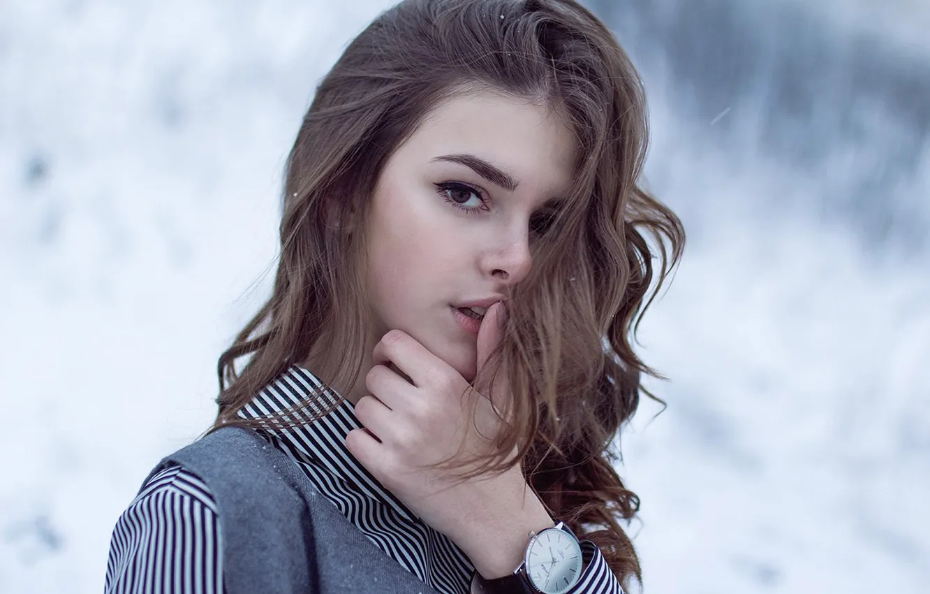 Photo wallpaper winter, look, girl, snow, model, hair, watch, hand