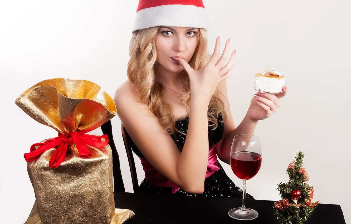 Photo wallpaper look, pose, mood, holiday, gift, wine, hat, glass
