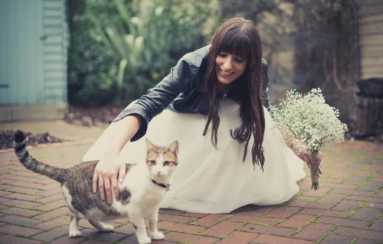 Photo wallpaper cat, smile, bouquet, brunette