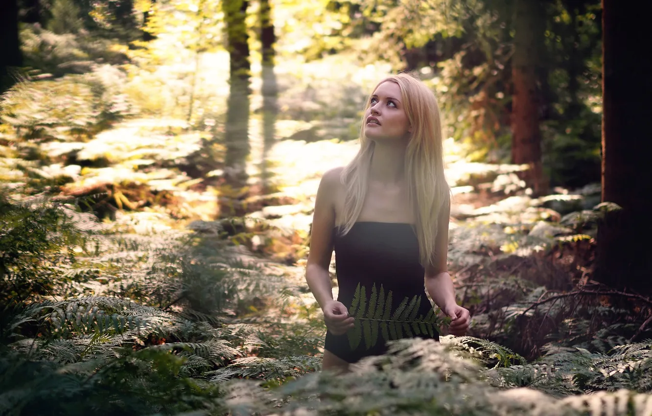 Photo wallpaper look, portrait, in the woods, Lea, Martin Kuhn