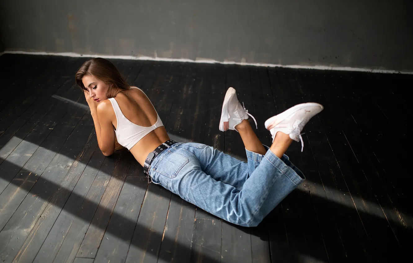 Photo wallpaper girl, pose, feet, jeans, figure, on the floor, sneakers, Dmitry Shulgin