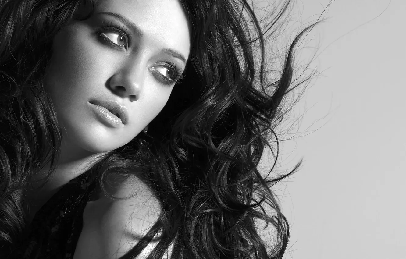 Photo wallpaper portrait, brunette, black and white, Hilary Duff, grey background, Hilary, Duff