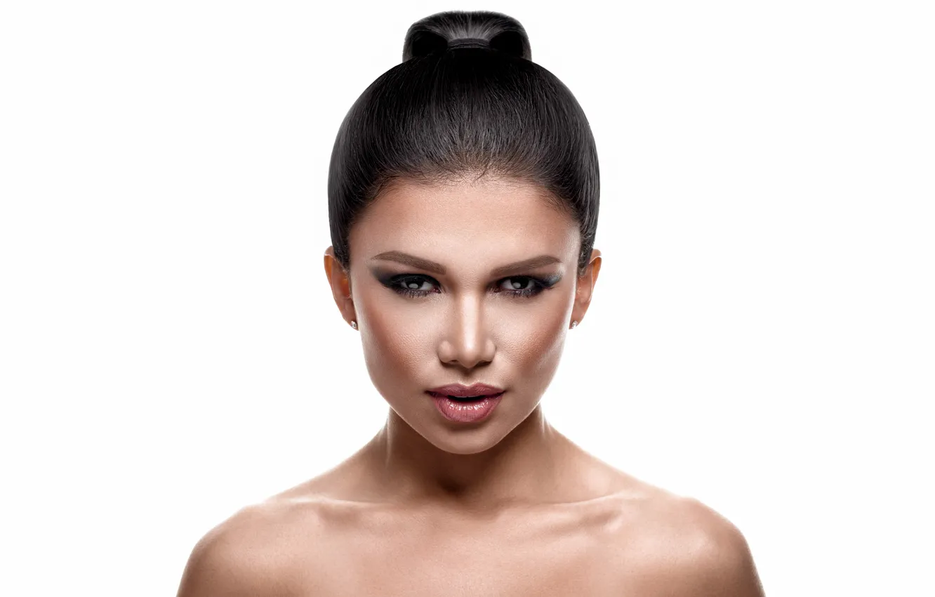 Photo wallpaper eyes, look, girl, face, hair, makeup, lips, shoulders