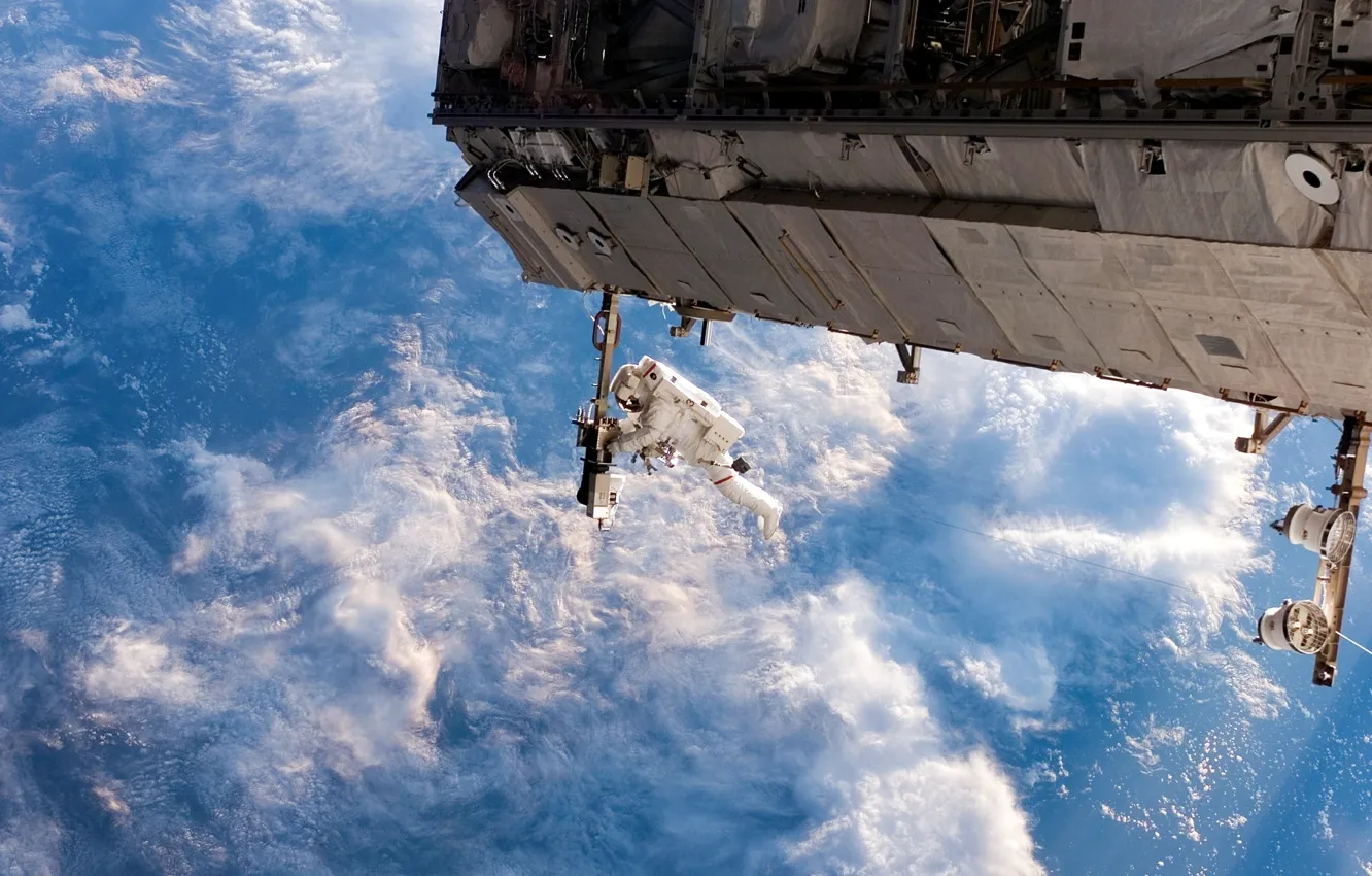 Photo wallpaper space, clouds, flight, space, reflection, ISS, the suit, Earth