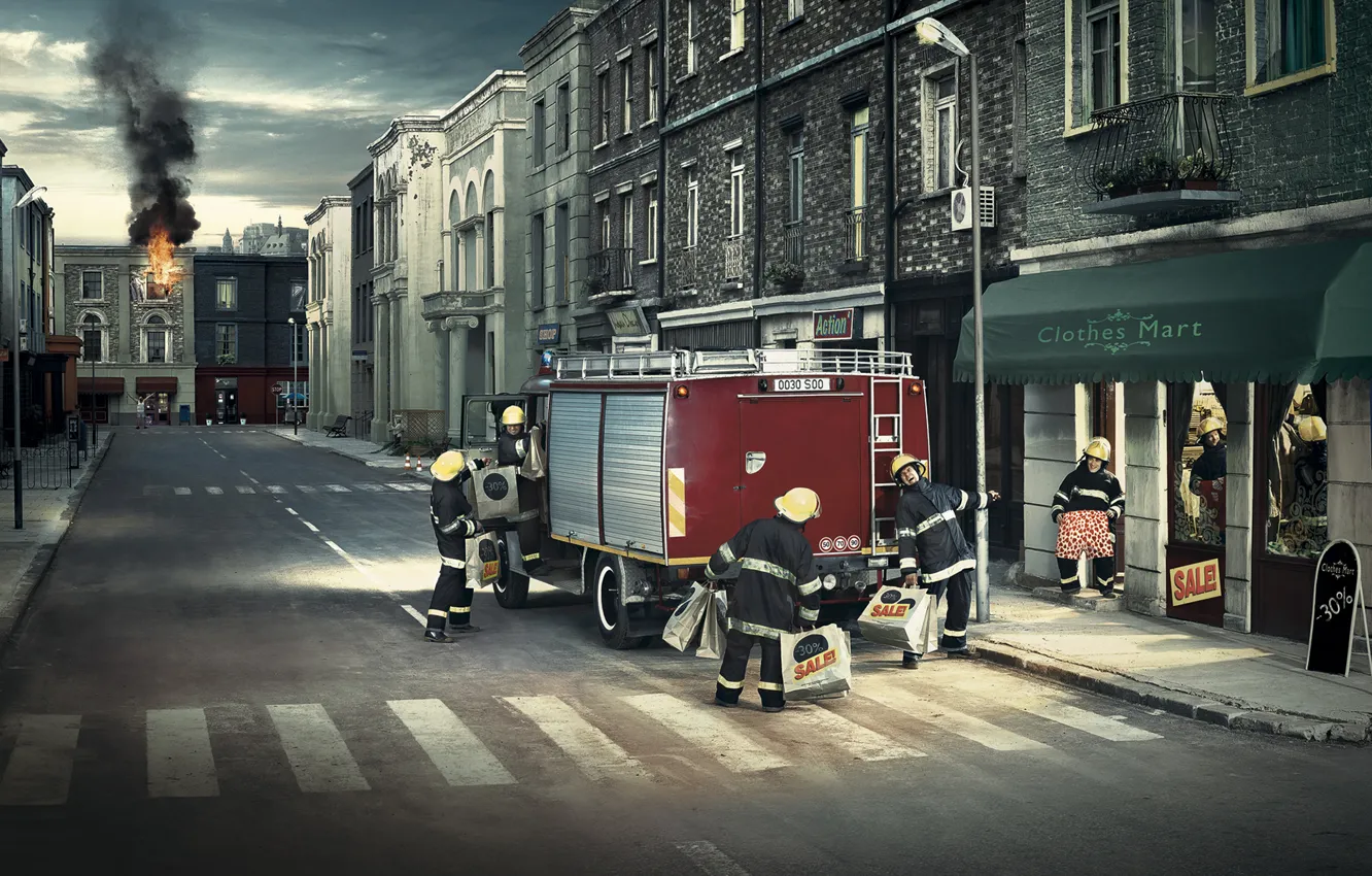 Photo wallpaper the city, fire, home, sale, firefighters, fire truck