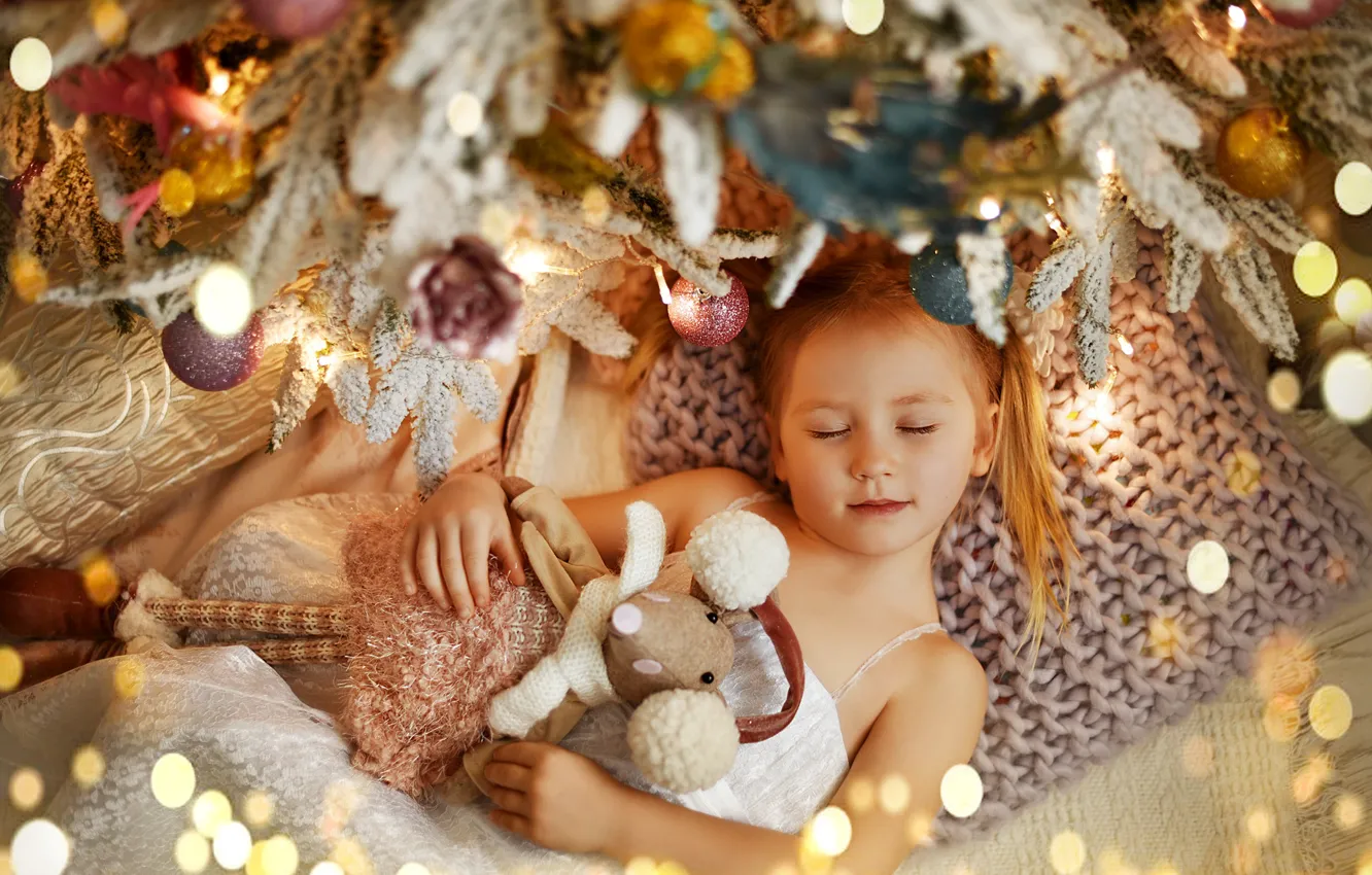 Photo wallpaper holiday, toys, new year, sleep, girl, tree, child, bokeh