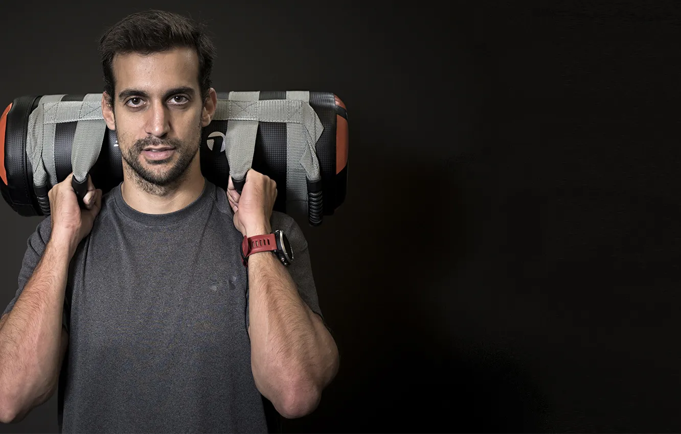 Photo wallpaper men, look, fitness, shoulders, crossfit, weight bag