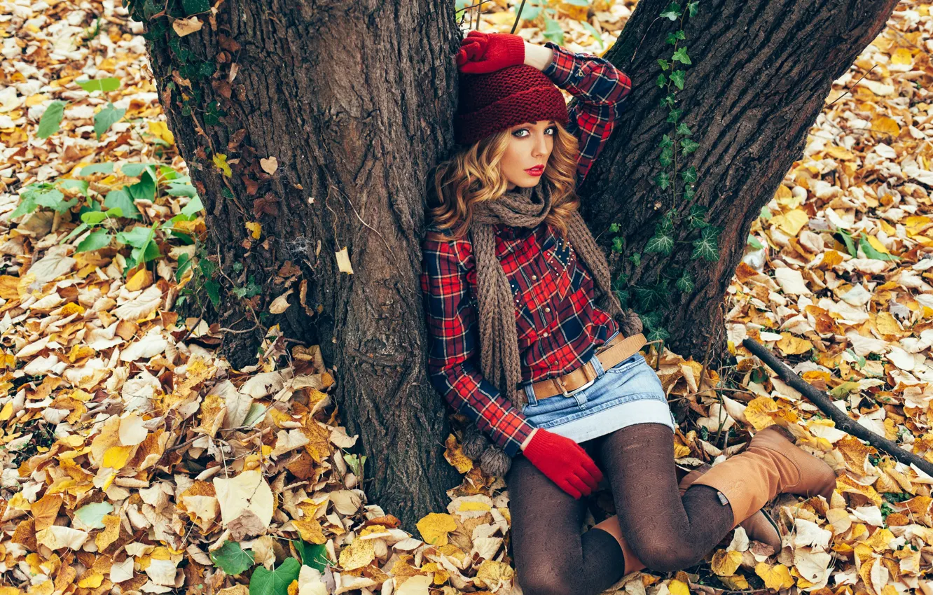 Photo wallpaper autumn, look, leaves, girl, trees, pose, Park, hat