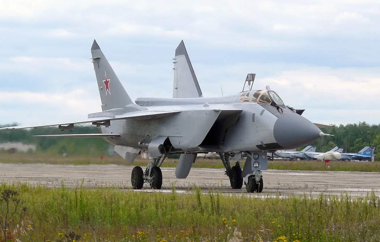 Photo wallpaper the airfield, The Russian air force, Foxhound, OKB MiG, MiG-31BM