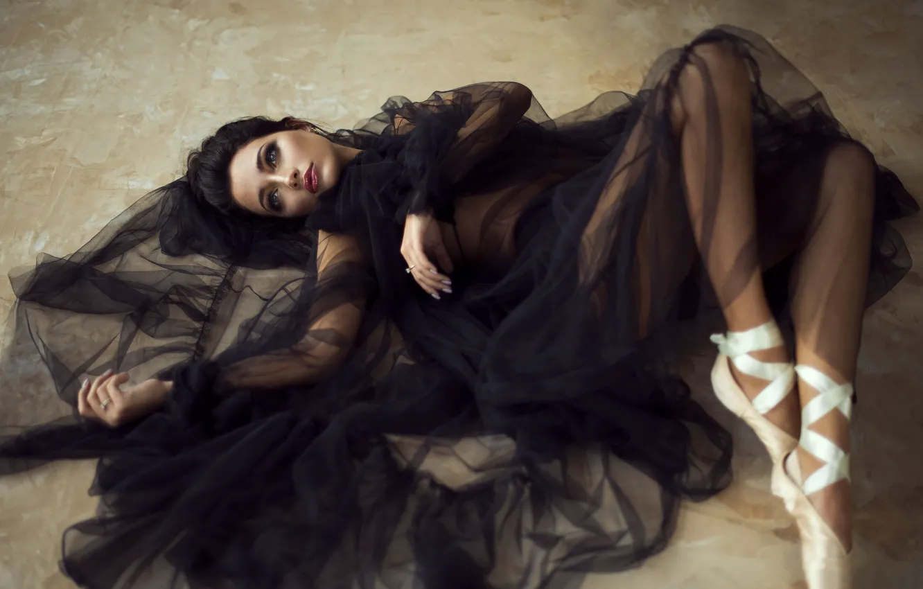 Photo wallpaper model, brunette, ballerina