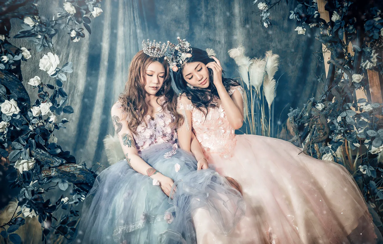 Photo wallpaper flowers, girls, two, crown, dress, Asian girls, sitting, Princess