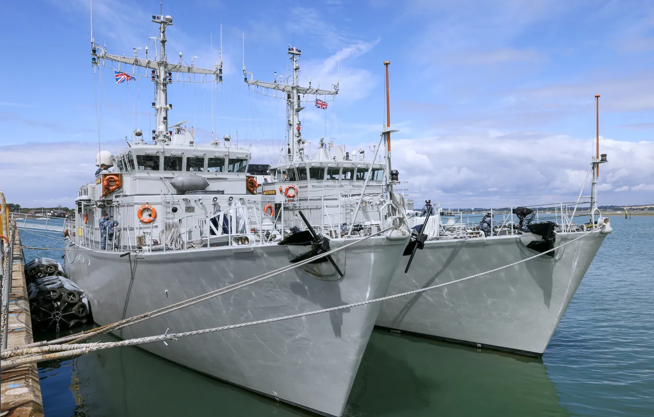 Photo wallpaper Portsmouth, minesweeper, mine-fighting ships