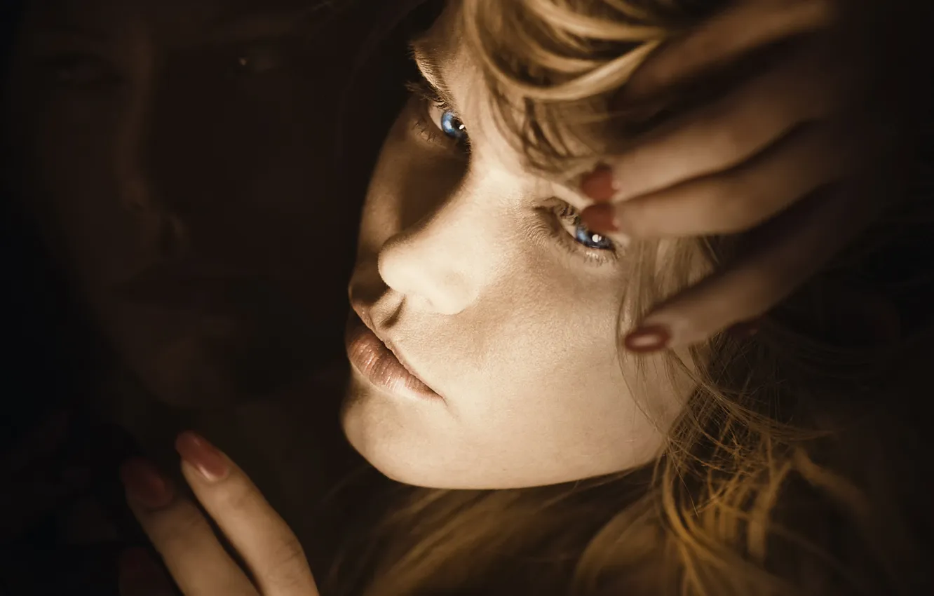 Photo wallpaper look, reflection, sponge