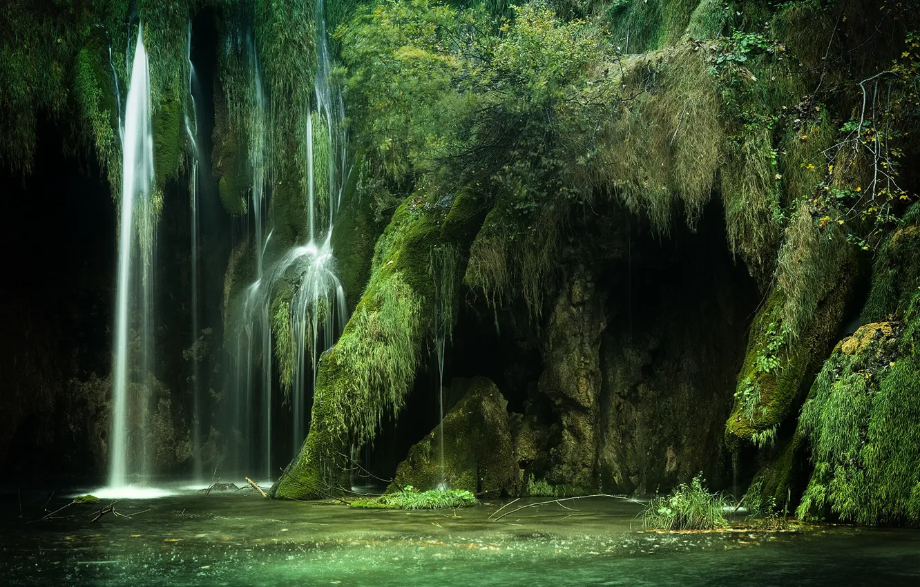 Photo wallpaper greens, lake, waterfall, moss, Croatia, Croatia, Plitvice Lakes National Park, National Park Plitvice lakes
