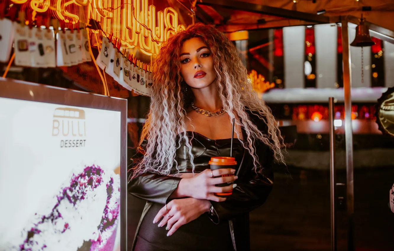 Photo wallpaper girl, decoration, glass, makeup, chain, brown hair, curls, manicure