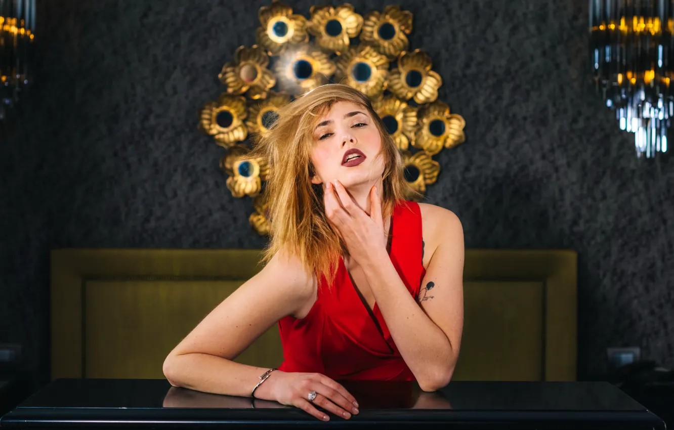 Photo wallpaper girl, portrait, Louise